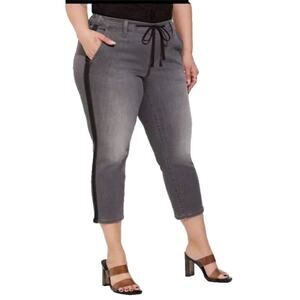 Torrid 3 Women 3x Gray strip Pull-on Boyfriend Cropped Denim Jeans